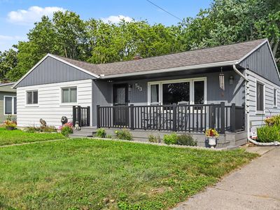 513 N Douglas Ave