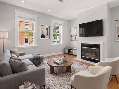 93 Baldwin St #1