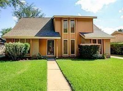 2907 Colonial Dr