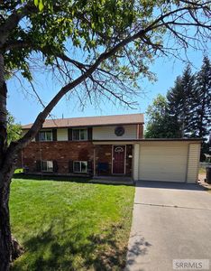 740 Melrose Dr