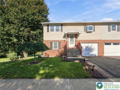 281 W 26th St