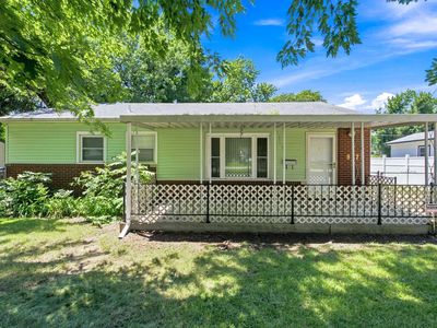 837 N Westview Dr