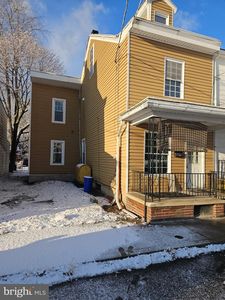 238 N Nicholas St