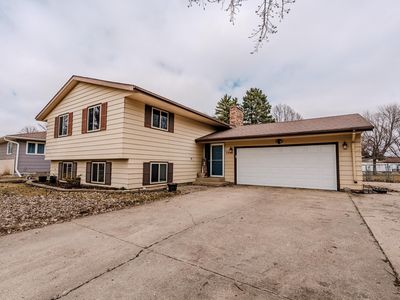 1607 American Way S
