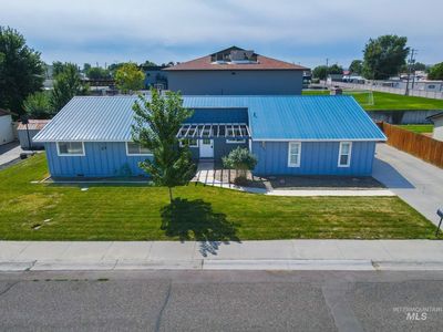 2496 SW 2nd Ave