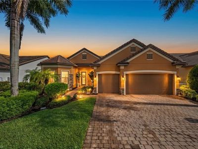 16213 Camden Lakes CIR