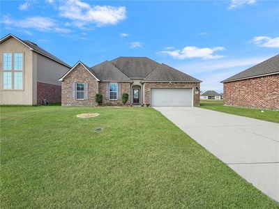 824 Lakeshore Village Dr