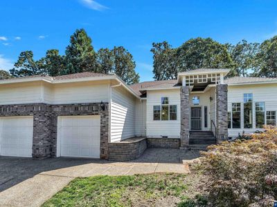 1689 Cinnamon Hill Dr SE