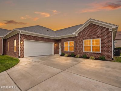 211 Bullitt Creek Dr #15