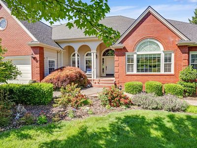 8993 John Day Dr