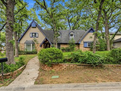 711 Tanglewood Ln