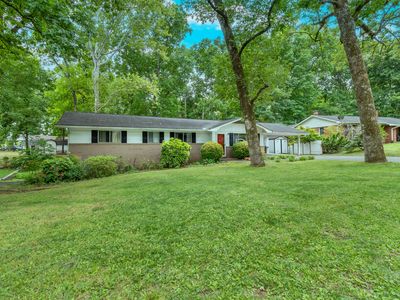 1109 Peerless Dr NW