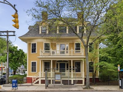 28 Highland Ave APT 4