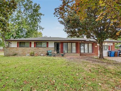101 Sunset Dr