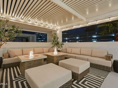 111 W HOLCOMB Lane