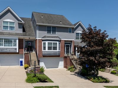 Property at 102 Lenox Dr, Imperial, PA