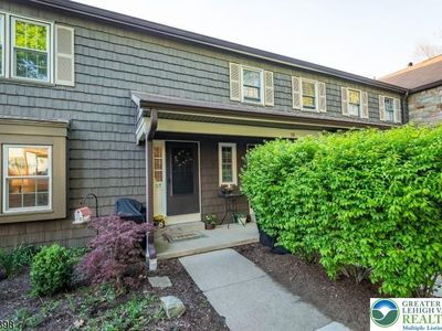 57 Oriole Dr