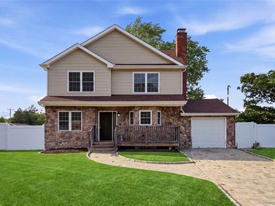 65 Peconic Street