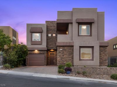 261 Crimson Edge St