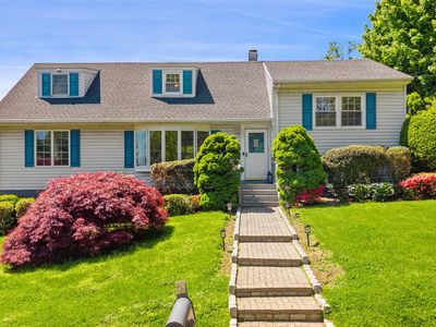 9 White Plains Avenue