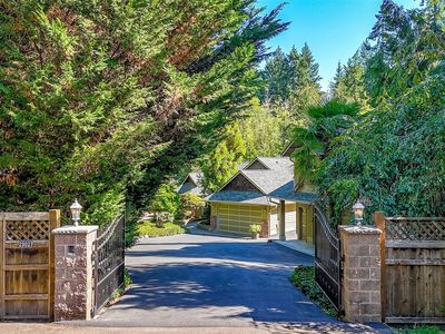 23027 Country Drive E