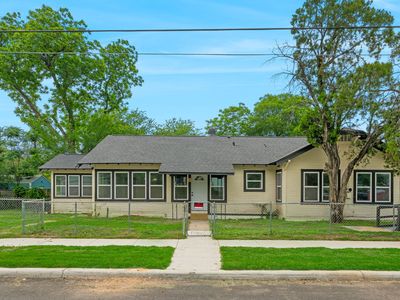 1200 W Magnolia Ave