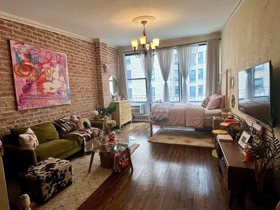 304 E 73rd St APT 5E
