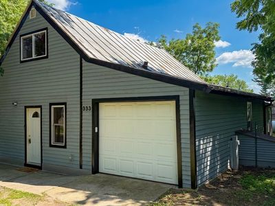 333 Center St