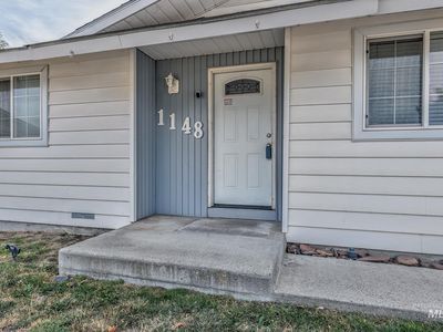 1148 Lilac Ln