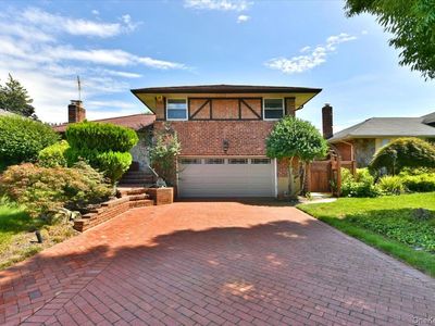 12 Leonard Road