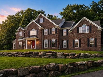 15 Ascot Ln