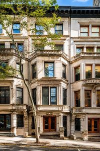 318 W 102nd St #1