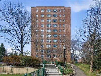 80 Knolls Crescent #6B