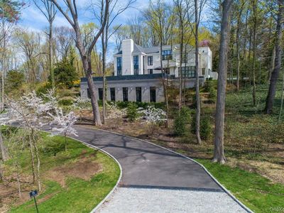 8 Frost Creek Drive