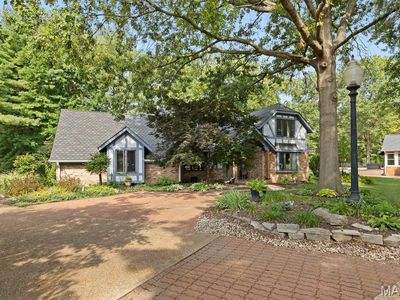 5 Pinebrook Ct