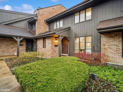 Property at 1864 Mission Hills Ln, Northbrook, IL