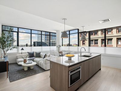155 Bay St #908