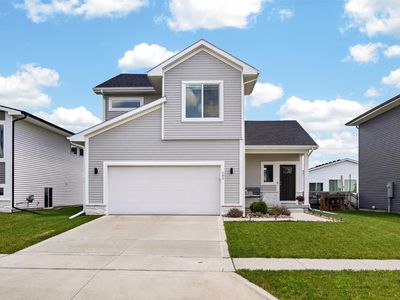 609 NE Hunter Dr