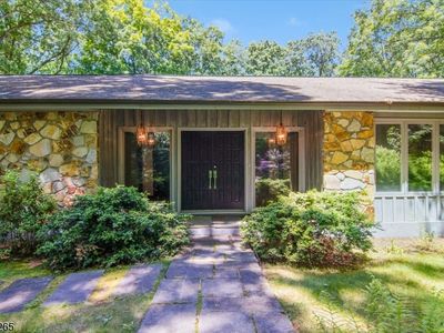 6 Green Hills Rd