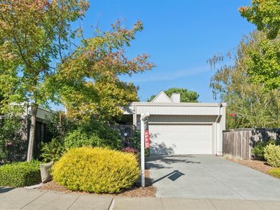 363 Dahlia Dr