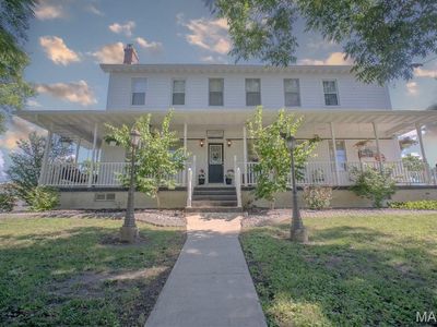 1850 Main St