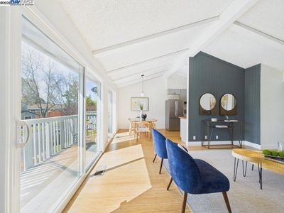 383 Holiday Hills Dr