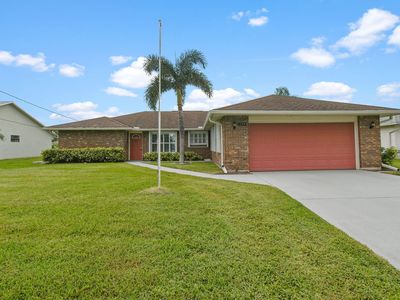 402 SW Carter Avenue