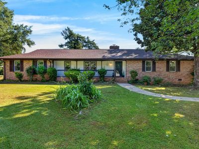 104 Lakecrest Dr