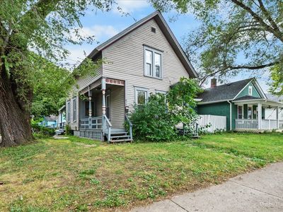 679 Villa St
