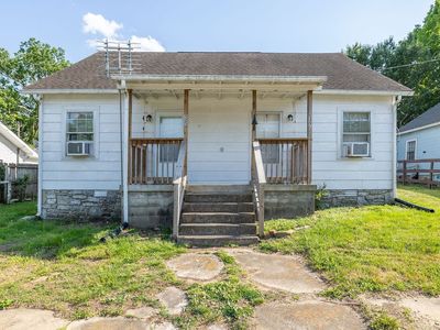 525 Maple St