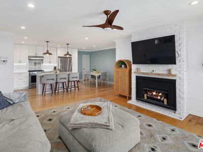 Property at 1317 12th St APT 1, Santa Monica, CA