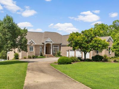 101 E Meadow Hill Dr