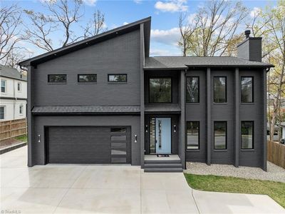 1909 W Friendly Ave