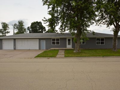 205 W Kelly St